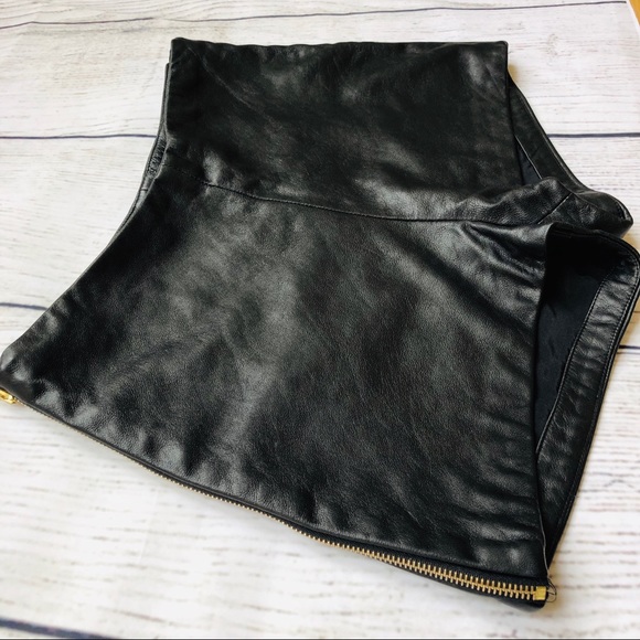 KOLAE high rise leather shorts with side slippers - Picture 4 of 5